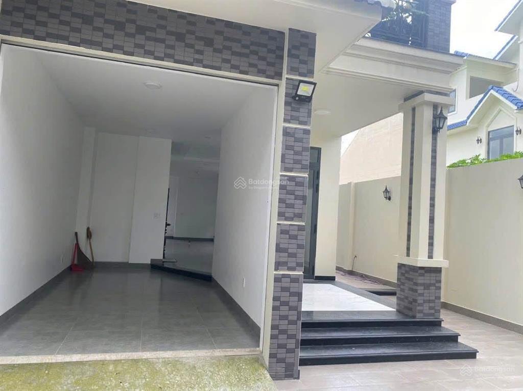Cho thuê biệt thự 5pn khu dân cư nam long  nhà phù hợp vừa làm văn phòng vừa ở