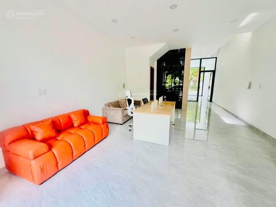 Khu global city  cho thuê nhà nguyên căn mới 100% 9pn  5wc full nội thất hoặc nhà trống cơ bản