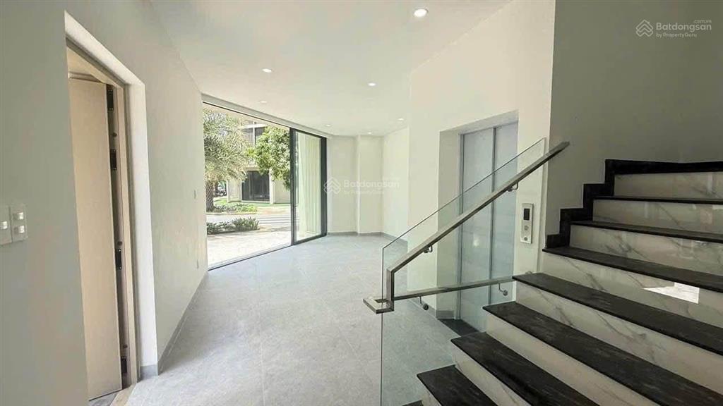 Khu global city  cho thuê nhà nguyên căn mới 100% 9pn  5wc full nội thất hoặc nhà trống cơ bản