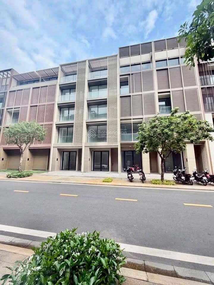 Khu global city  cho thuê nhà nguyên căn mới 100% 9pn  5wc full nội thất hoặc nhà trống cơ bản