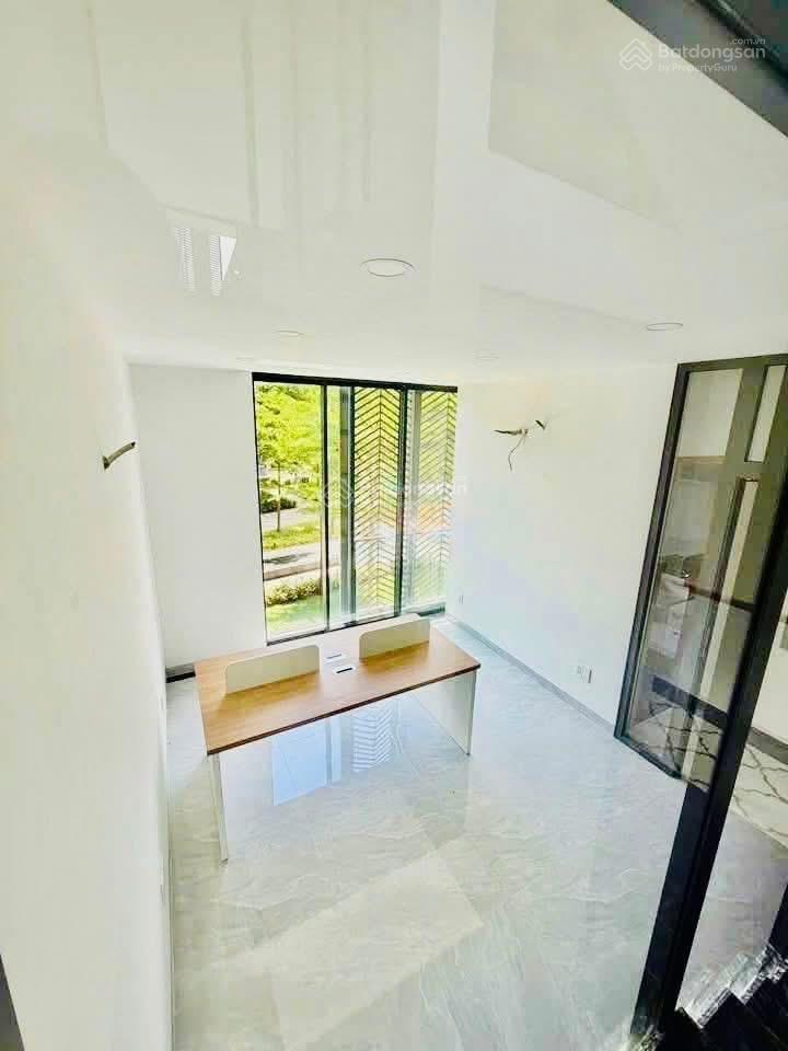 Khu global city  cho thuê nhà nguyên căn mới 100% 9pn  5wc full nội thất hoặc nhà trống cơ bản