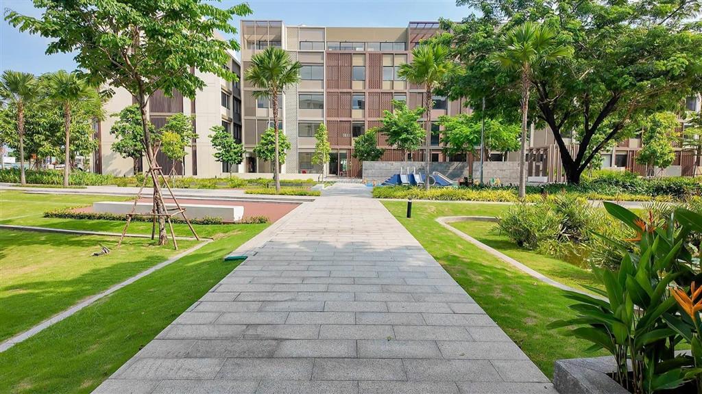 Khu global city  cho thuê nhà nguyên căn mới 100% 9pn  5wc full nội thất hoặc nhà trống cơ bản