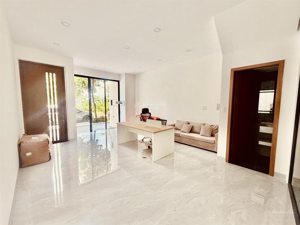 Khu global city  cho thuê nhà nguyên căn mới 100% 9pn  5wc full nội thất hoặc nhà trống cơ bản
