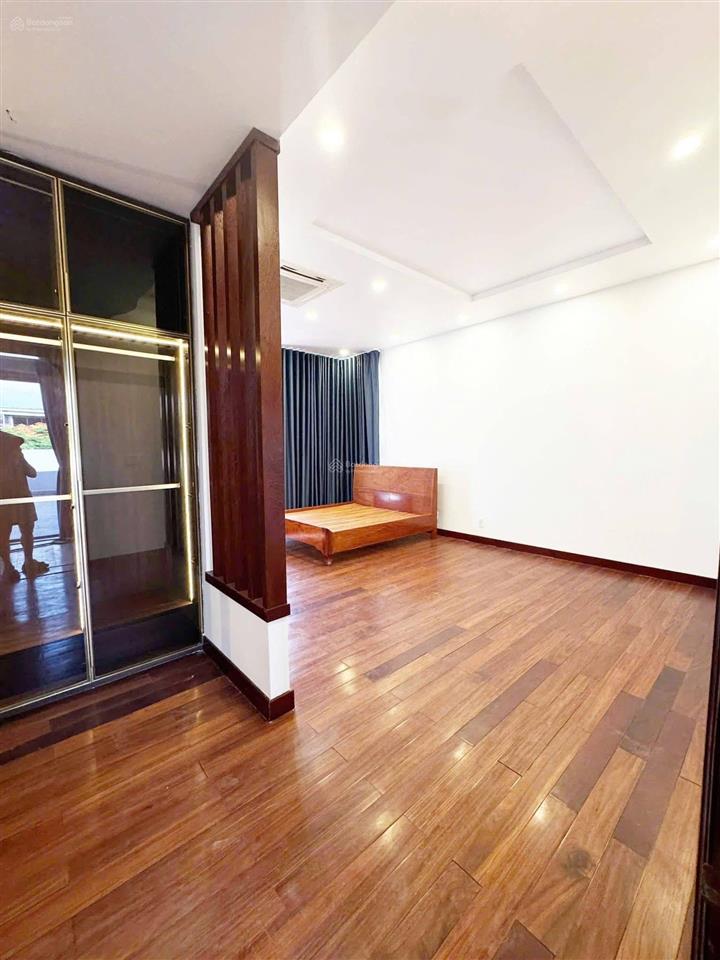 Quận 9 giáp quận 2 bán biệt thự riviera cove đơn lập như hình gần global city