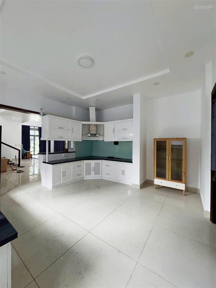 Quận 9 giáp quận 2 bán biệt thự riviera cove đơn lập như hình gần global city