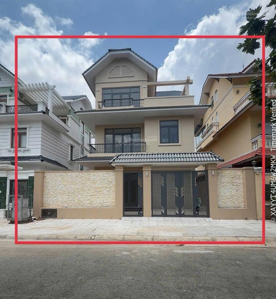 Quận 9 (giáp quận 2)  cho thuê biệt thự liên phường gần khu global city  size 4pn 3wc