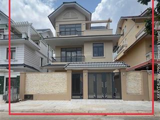 Quận 9 (giáp quận 2)  cho thuê biệt thự liên phường gần khu global city  size 4pn 3wc