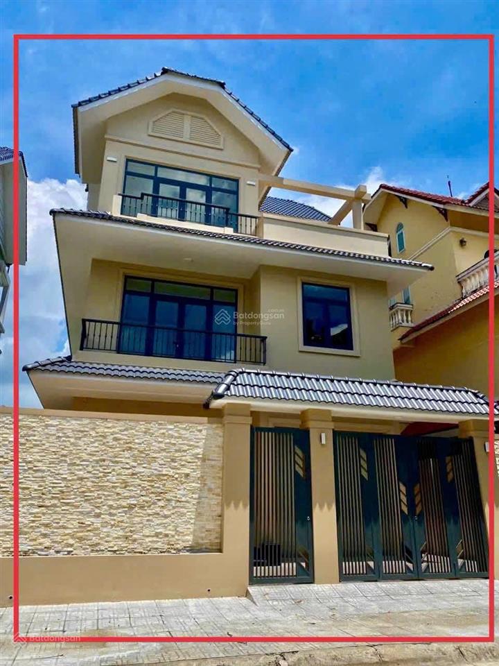 Quận 9 (giáp quận 2)  cho thuê biệt thự liên phường gần khu global city  size 4pn 3wc