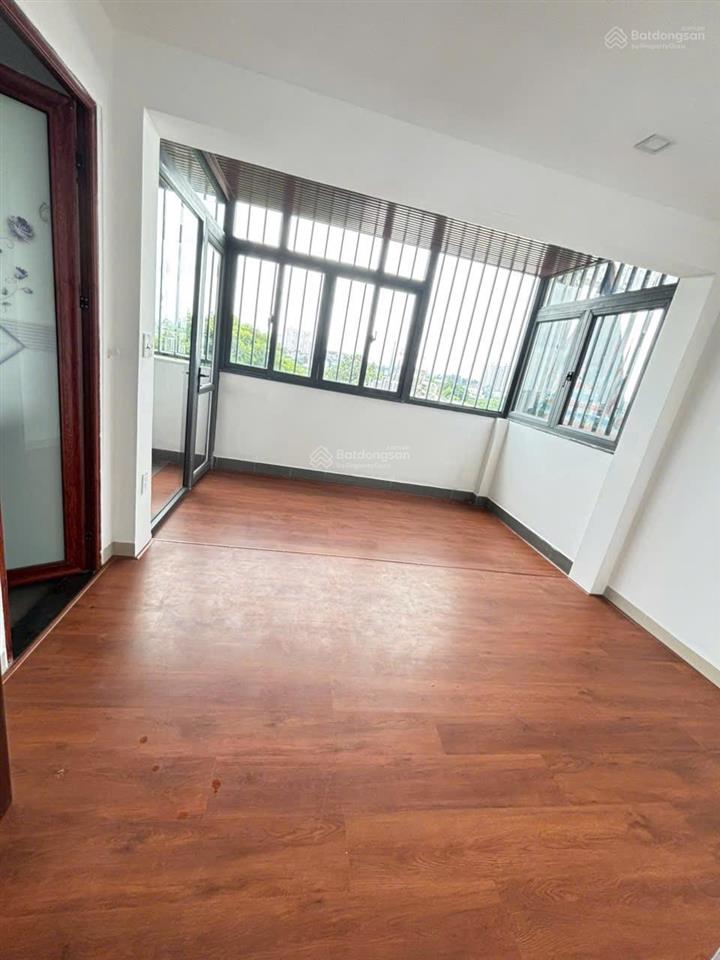 Cho thuê biệt thự đơn lập gần global city 12 phòng full nội thất mới  có sân vườn nhỏ & thang máy