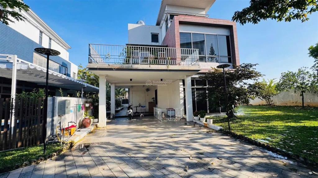 Quận 9 (giáp quận 2) bán căn biệt thự đơn lập riviera cove gần khu global city