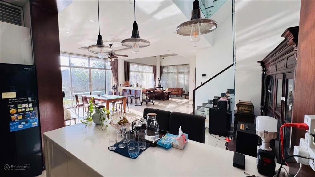 Quận 9 (giáp quận 2) bán căn biệt thự đơn lập riviera cove gần khu global city