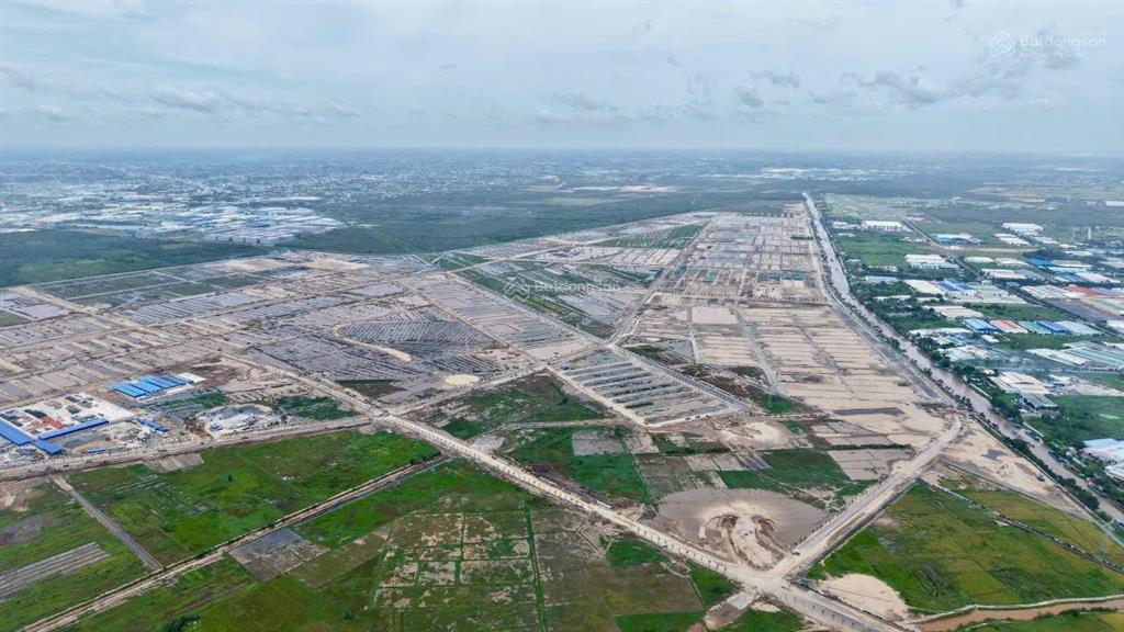 Bán nhà vinhomes sai gon park 1 trệt 3 lầu giá 5,3tỷ. dt=60m2