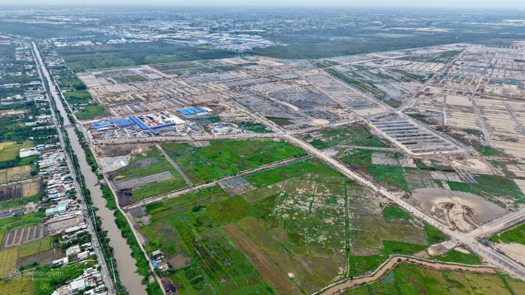 Bán nhà vinhomes sai gon park 1 trệt 3 lầu giá 5,3tỷ. dt=60m2