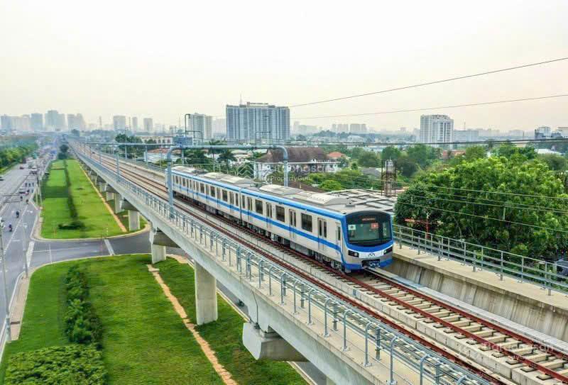 Nhà phố 1 trệt 3 lầu  giá 5,3 tỷ  sở hữu lầu dài  vị trí cực đẹp gần công viên trí thức