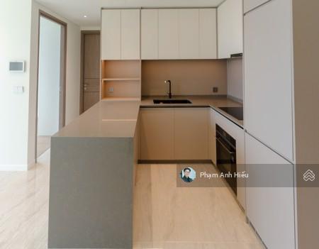 Đây là căn 2pn view q1 trục đẹp nhất  ban công lớn gần sông, trục 08 phát tài cực tốt