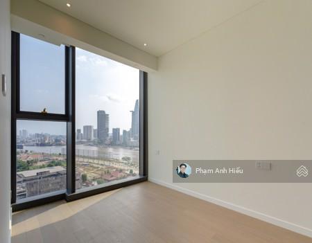 Đây là căn 2pn view q1 trục đẹp nhất  ban công lớn gần sông, trục 08 phát tài cực tốt