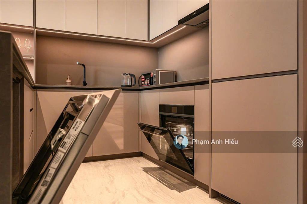 2pn trục rất gần sông, hướng mát cả ngày không nắng, view sông nước cây cỏ yên bình