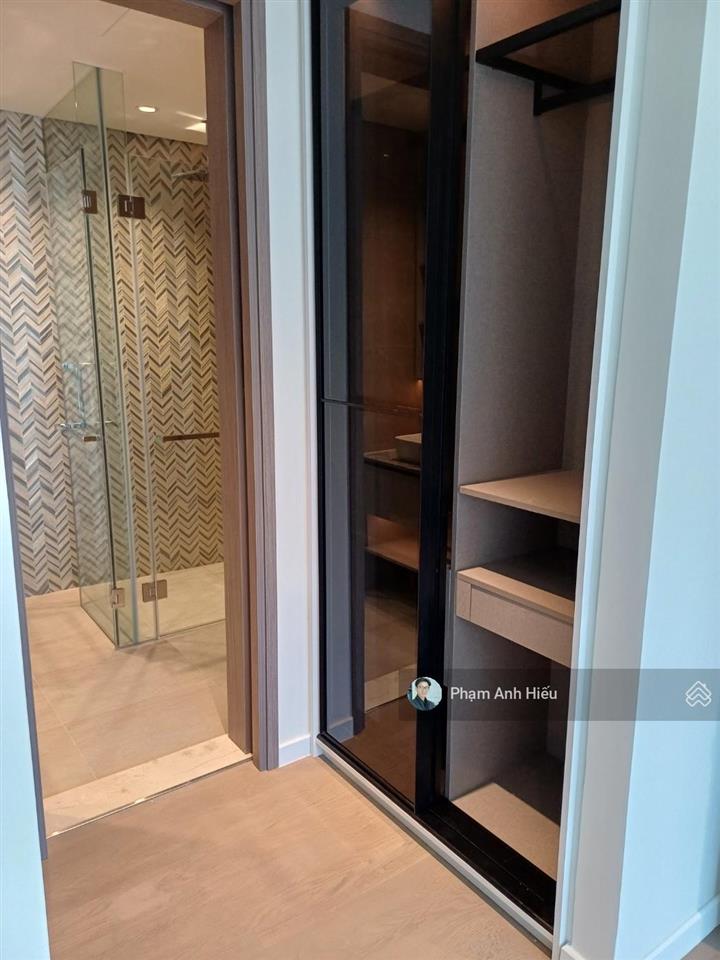 1pn điển hình view sông sài gòn, hồ bơi và cầu ba son. hướng mát cả ngày không nắng