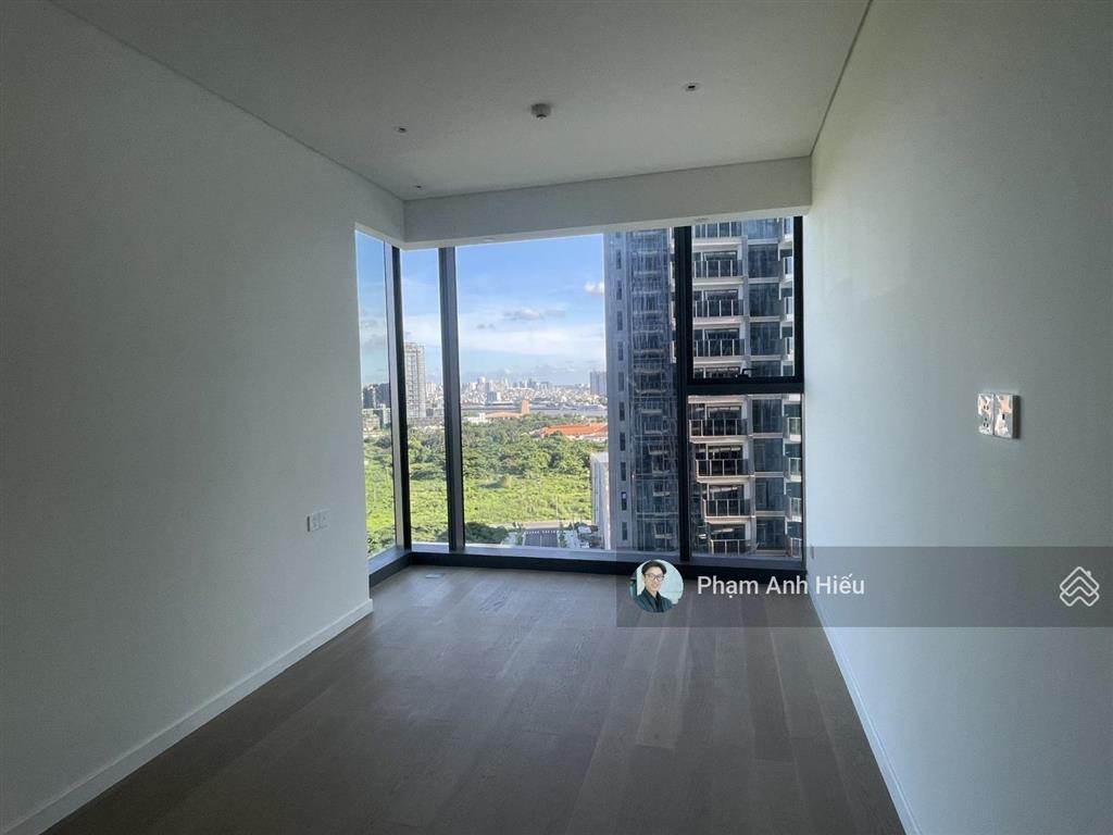 2pn căn góc tầng cao view sông q1 giá tốt  sẵn sổ công chứng được ngay