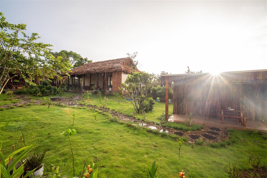 Bán đất có nhà vườn 6000m2, 946m2 đất ở gần đường hoàng văn thái, đà nẵng, sát kdl bà nà giá đầu tư