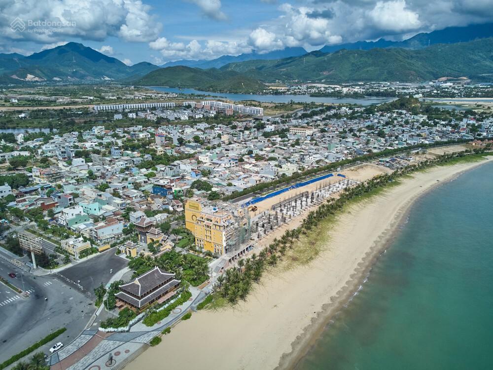 Bán nhà mặt biển nguyễn tất thành,  đối diện khu resort 5 sao nhiều dự án lớn tiềm năng