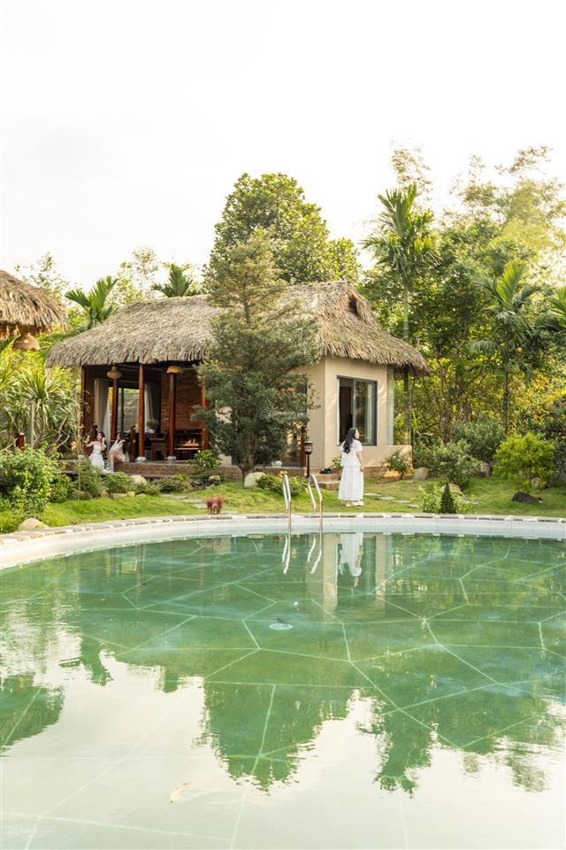 Bán villa nghỉ dưỡng 4000m2 có 15 phòng lưu trú gần bà nà hills  doanh thu 200tr/tháng]