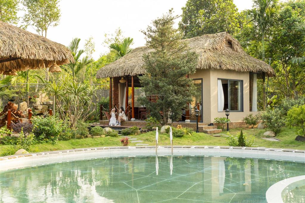 Bán villa nghỉ dưỡng 4000m2 có 15 phòng lưu trú gần bà nà hills  doanh thu 200tr/tháng]