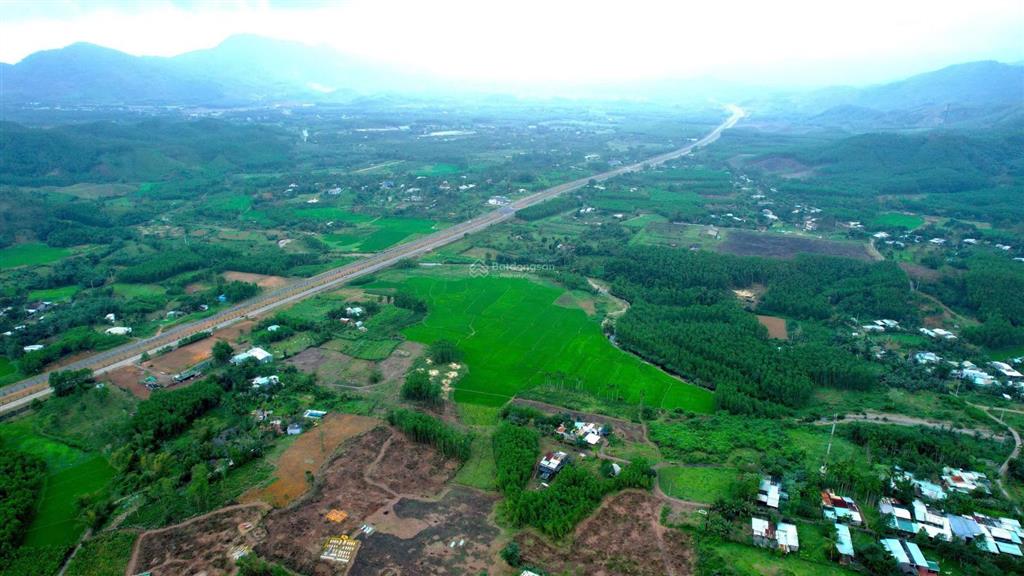 Bán gấp lô đất vườn 1500m2 có 140m đất ở đối diện khu công nghiệp hòa ninh, tp đà nẵng, chỉ 2 tỷ
