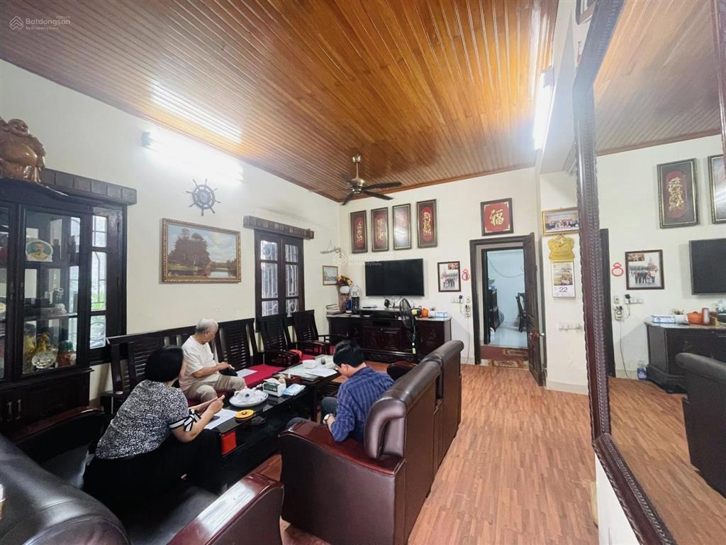 Bán đất tặng nhà 3 tầng, trung tâm đống đa, 218m2, lô góc, mt 13m. giá 35 tỷ