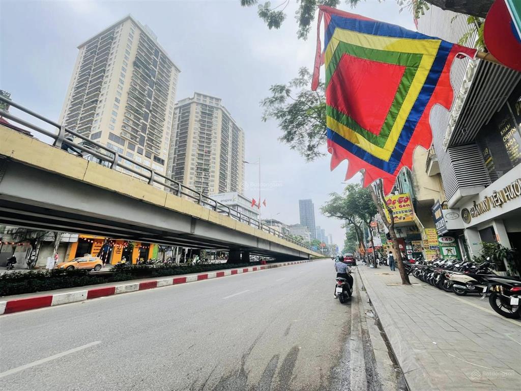 Bán đất tặng nhà 3 tầng, trung tâm đống đa, 218m2, lô góc, mt 13m. giá 35 tỷ