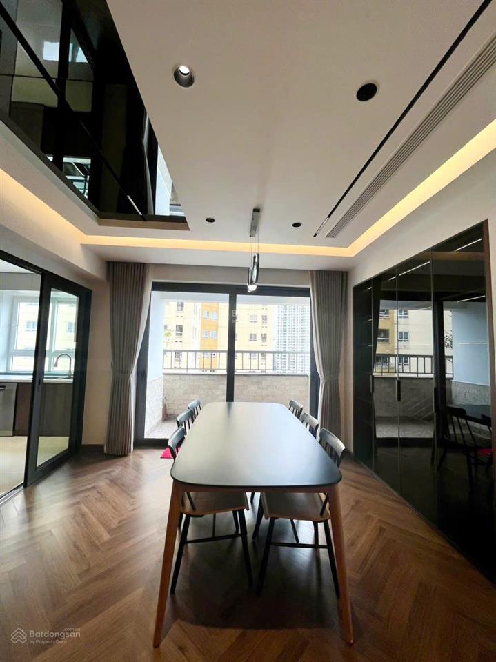 Bán căn hộ 4 phòng ngủ tại golden palace 141.92m2 giá bán 11 tỷ 0867 672 ***