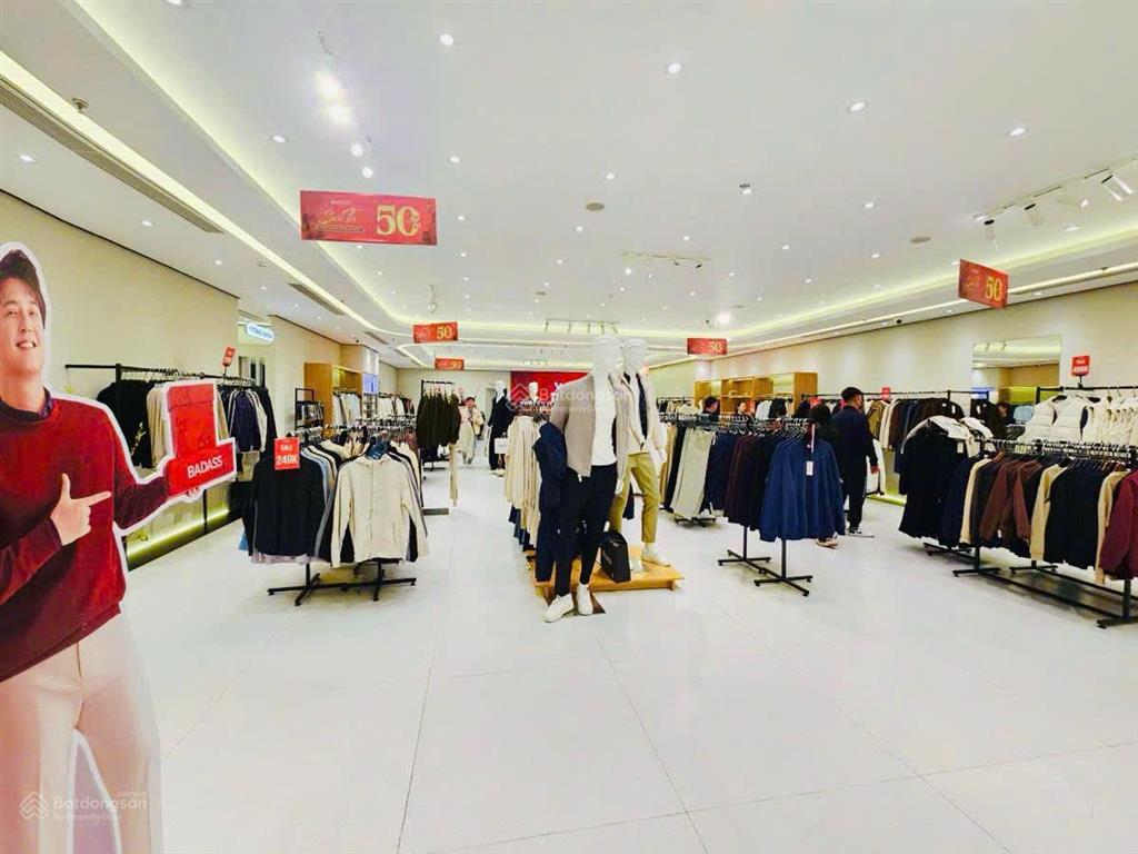 Bán tòa văn phòng 139 đường cầu giấy 11 tầng gần 500m2 mặt tiền 15m doanh thu 30 tỷ/ năm 399 tỷ