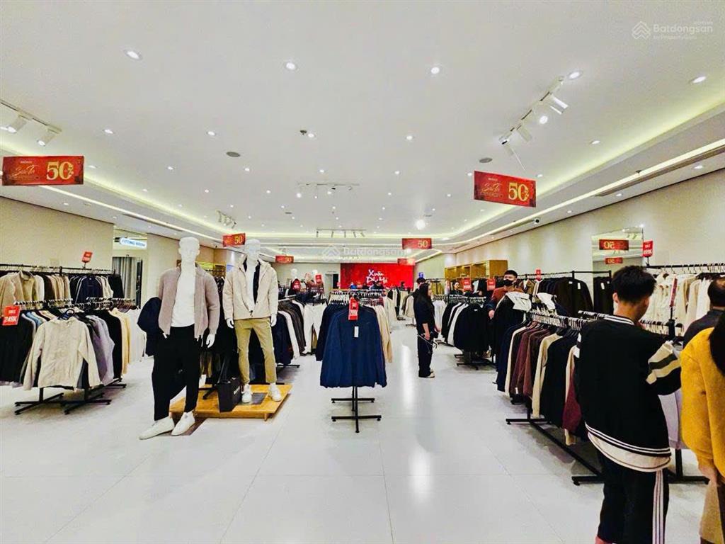 Bán tòa văn phòng 139 đường cầu giấy 11 tầng gần 500m2 mặt tiền 15m doanh thu 30 tỷ/ năm 399 tỷ