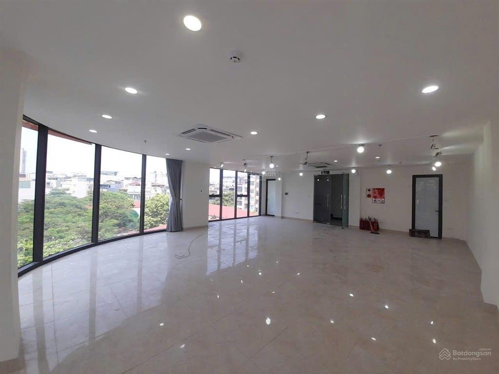 Chị em cần bán tòa văn phòng  trung kính, cầu giấy 130m2 8 tầng mặt tiền 8m 99 tỷ