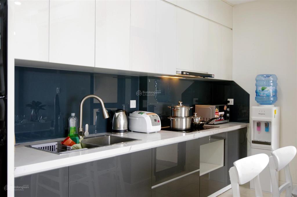 Bán căn hộ 2pn cao cấp dcapitale trần duy hưng  cạnh trường amsterdam 77m²  giá chỉ 8.8 tỷ