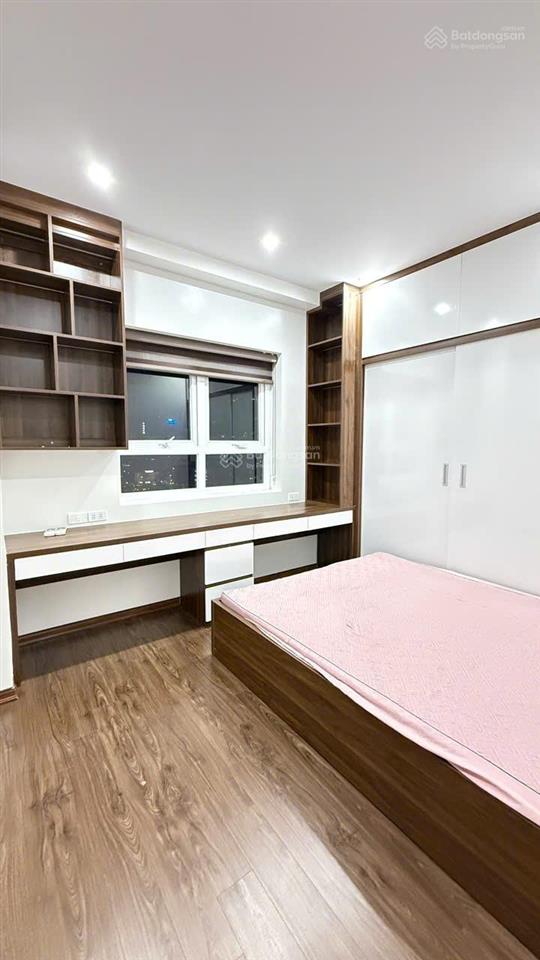 Bán căn hộ 3pn quận cầu giấy  tòa 30t1 nam trung yên đã có sổ đỏ 80m2 giá 6.9 tỷ