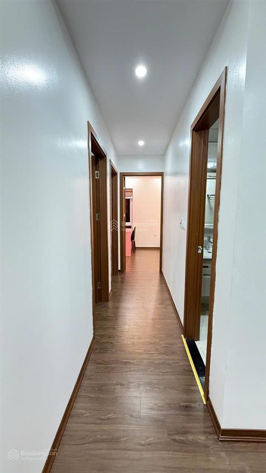 Bán căn hộ 3pn quận cầu giấy  tòa 30t1 nam trung yên đã có sổ đỏ 80m2 giá 6.9 tỷ