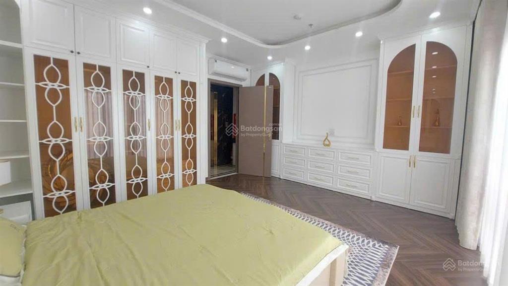 Mới giảm thêm 2 tỷ, giá mới 16 tỷ, bán nhà 5 tầng phố tạ quang bửu hai bà trưng 32m2 vị trí đẹp