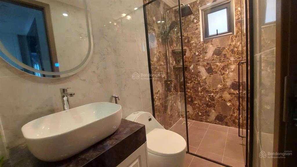 Mới giảm thêm 2 tỷ, giá mới 16 tỷ, bán nhà 5 tầng phố tạ quang bửu hai bà trưng 32m2 vị trí đẹp