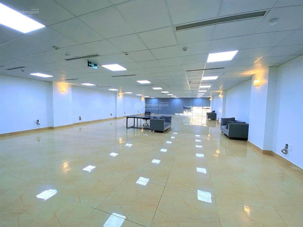 Bán tòa văn phòng mặt phố hoàng quốc việt  261m  9 tầng  2 thang máy  mt 10m