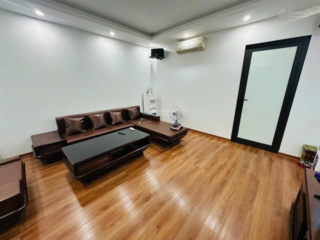Chính chủ bán nhà mặt phố cầu giấy đường trần đăng ninh 45 m2 giá 2x tỷ
