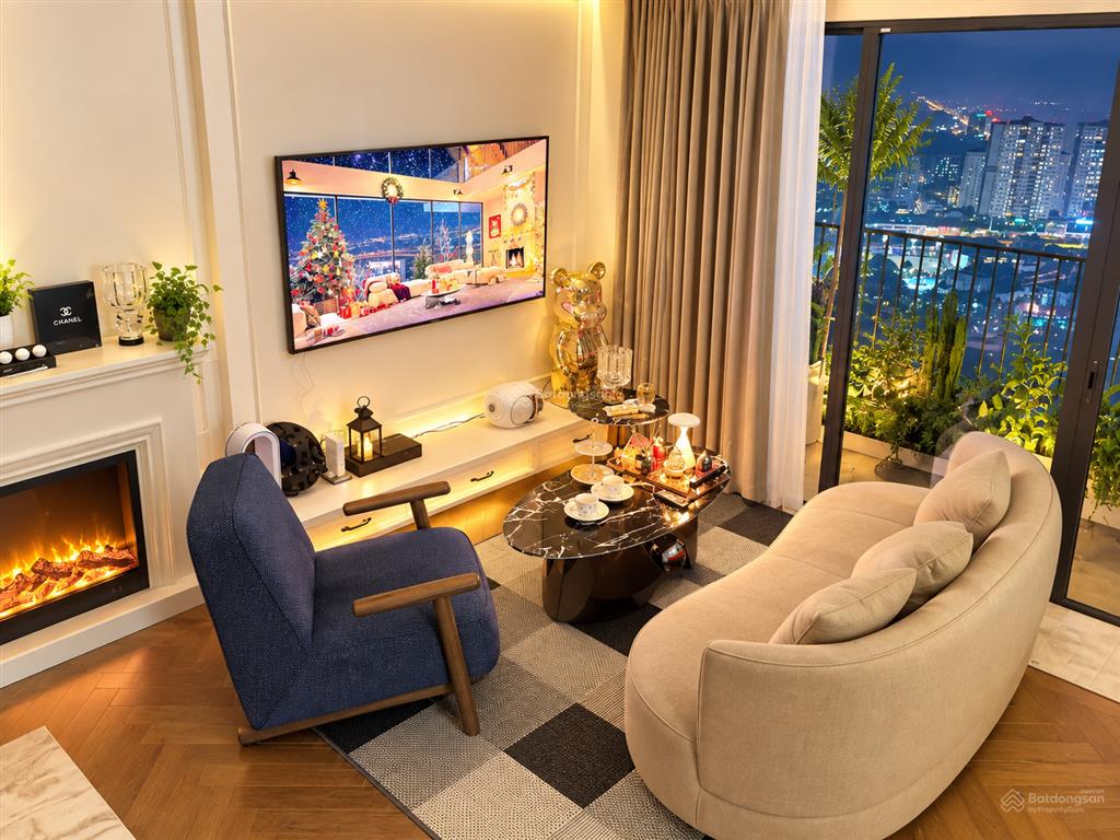 Bán căn hộ 74m2 view hồ 7.x tỷ 2 phòng ngủ dự án vinhome d'capital trần duy hưng