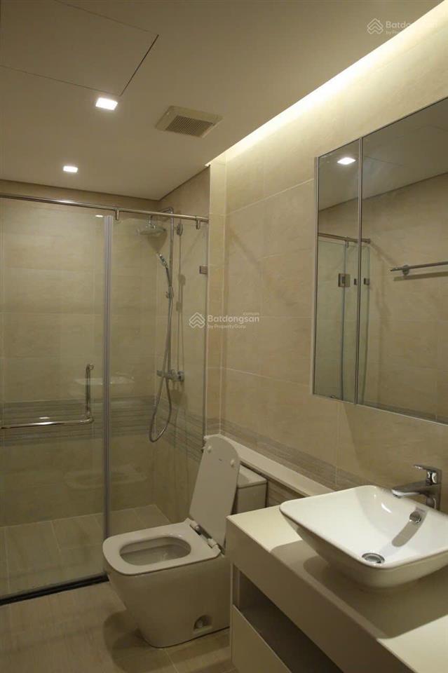 Chủ nhà có lộc đổi căn to hơn, sang nhượng căn 2pn view hồ tây giá tốt hơn thị trường 600 triệu!