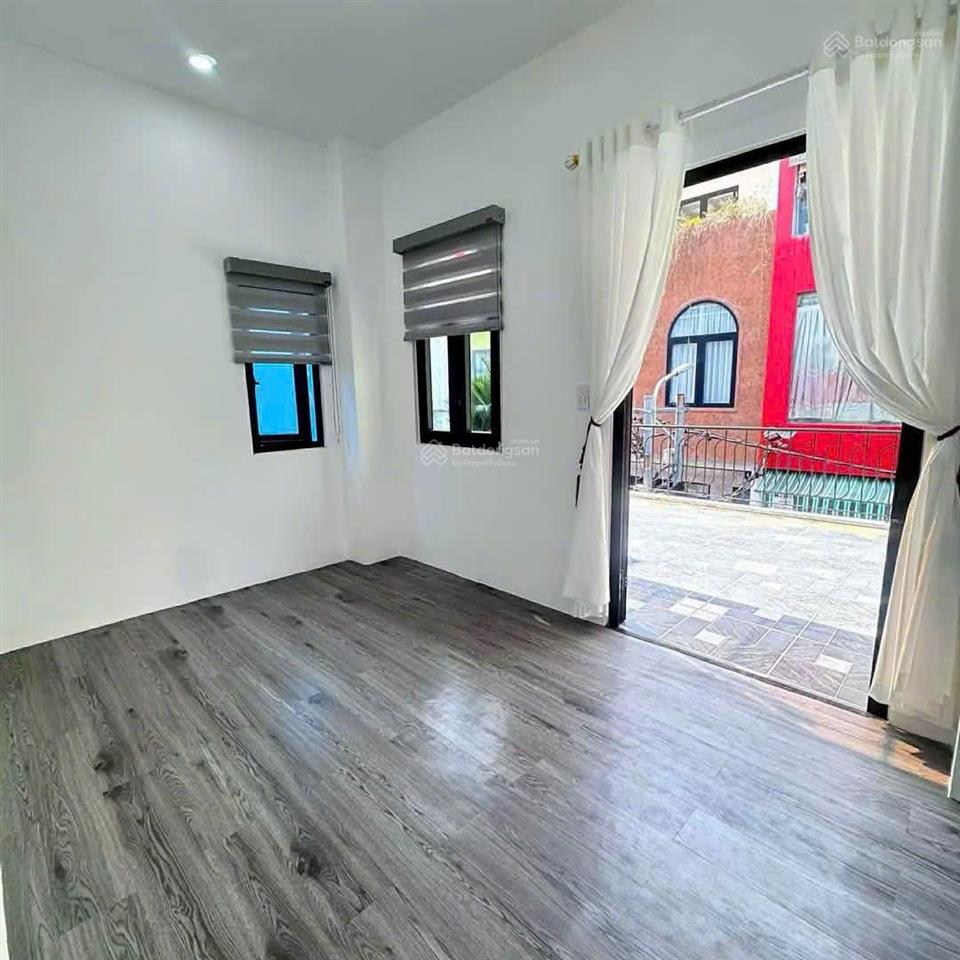 Chính chủ cần bán gấp nhà 2 tầng 2 mặt kiệt ô tô full nội thất  trung tâm đà nẵng