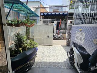 Nhà chưa qua đầu tư, cần bán nhà diện tích 94m² (có thêm 10m² ngoài sổ sử dụng thoải mái)