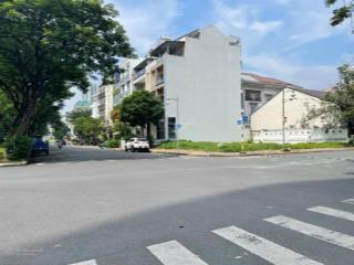 Bán 1 cặp đất góc 2 mặt đường lớn phú mỹ hưng, q7. dt 276m2, giá 125 tỷ.  0918 697 ***