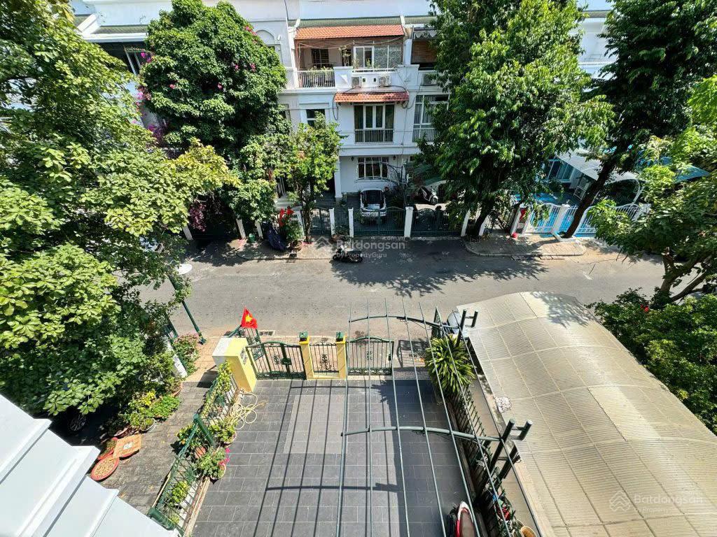 Bán biệt thự liền kề khu compound hưng thái  phú mỹ hưng, q7. dt 7x18m, giá 36 tỷ.