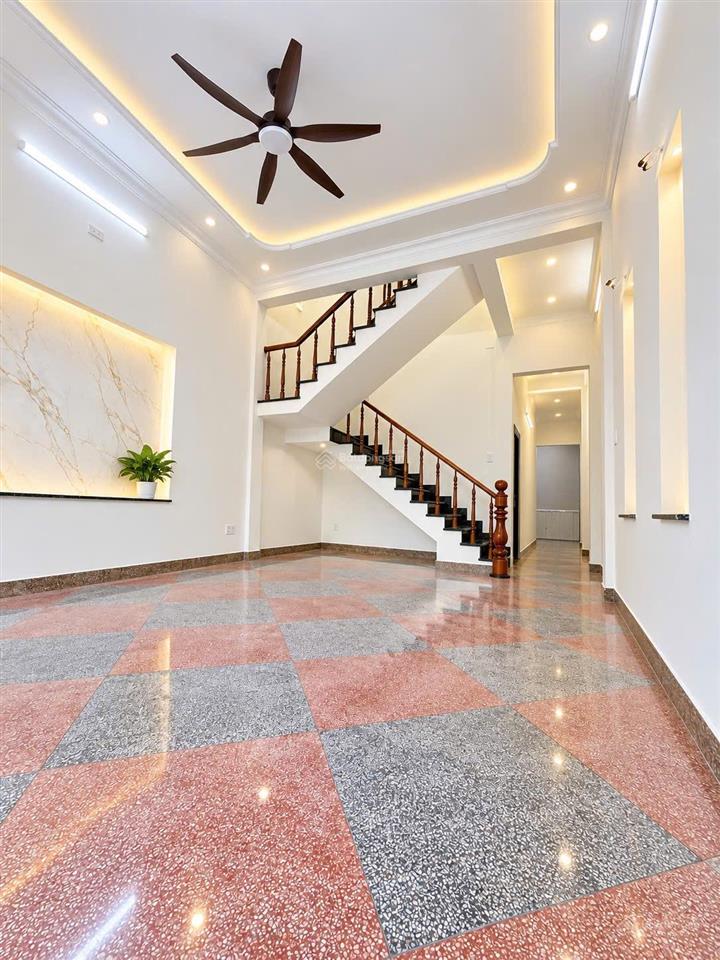 Bán nhà 2 tầng lê đình chinh, hòa quý 100m 3pn đường 7,5m, đông nam