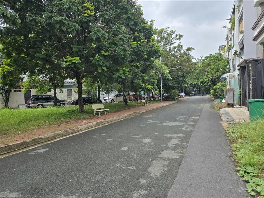 Bán lô đất đối diện công viên ngay cao đức lân an khánh quận 2 , 8x20m sổ cá nhân đường lớn thông