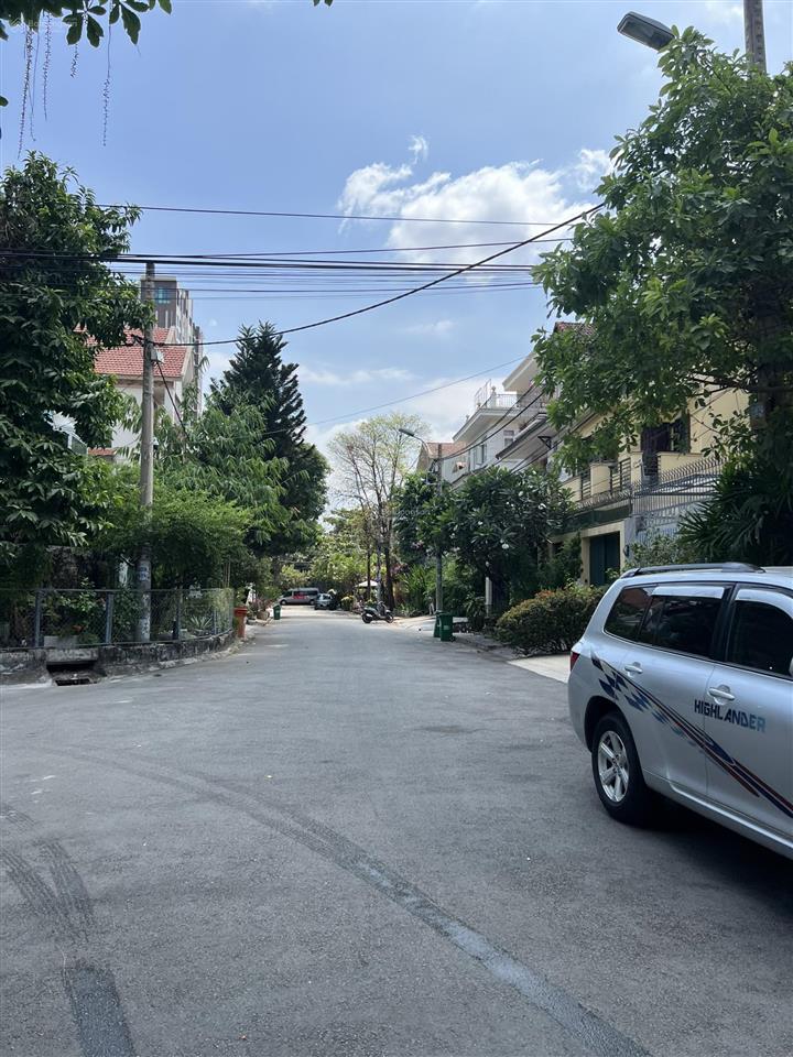 Bán lô đất đối diện công viên ngay cao đức lân an khánh quận 2 , 8x20m sổ cá nhân đường lớn thông